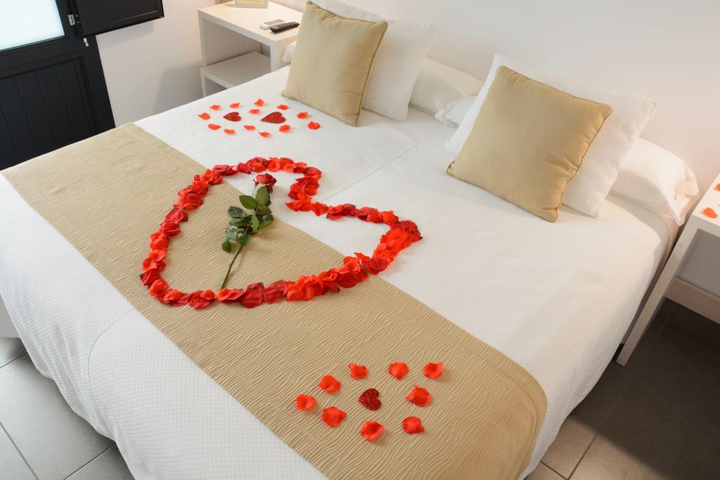 La Pasajera Hostal Boutique Коніль-де-ла-Фронтера Екстер'єр фото